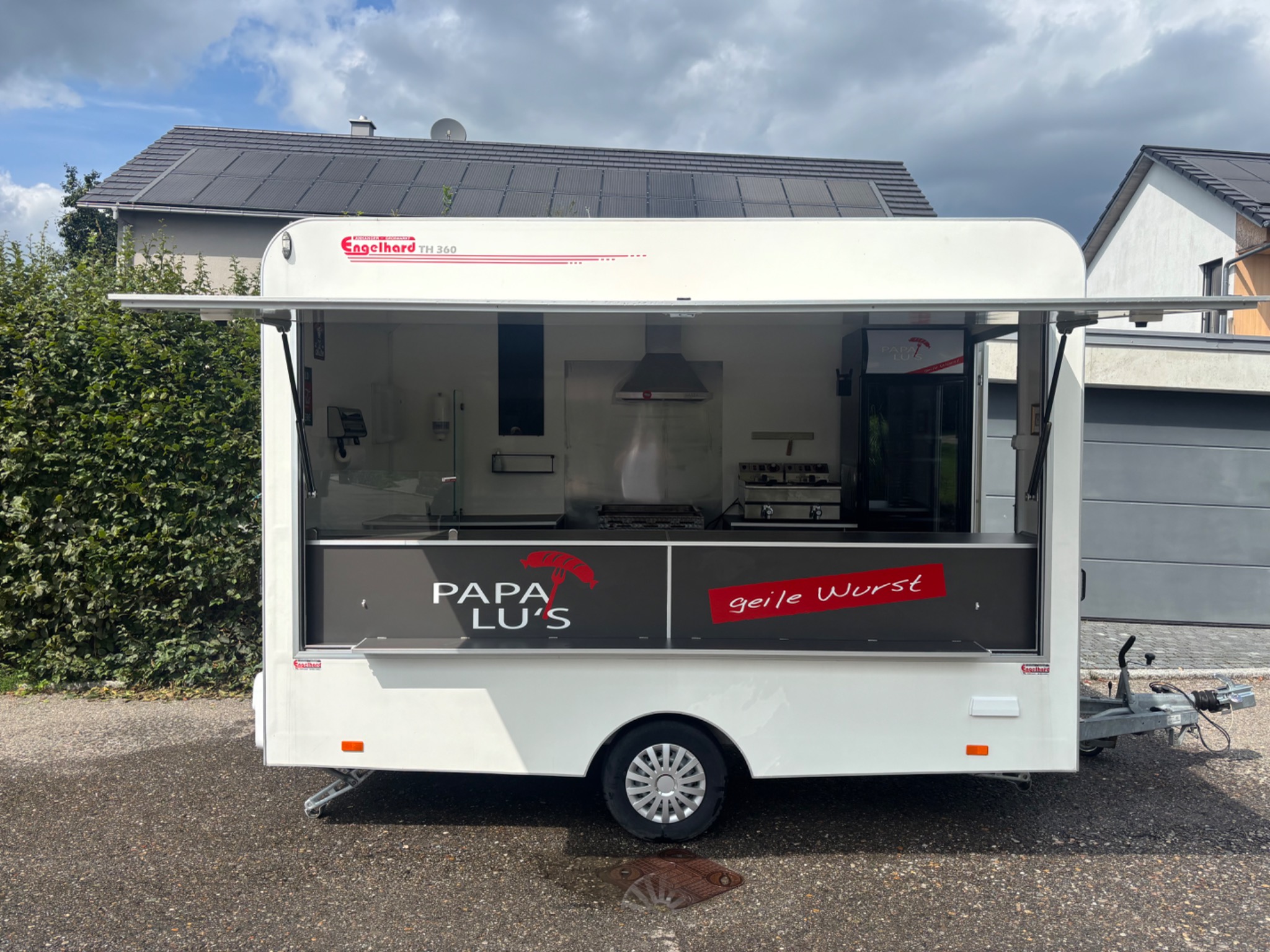 Außenansicht des Verkaufsanhängers